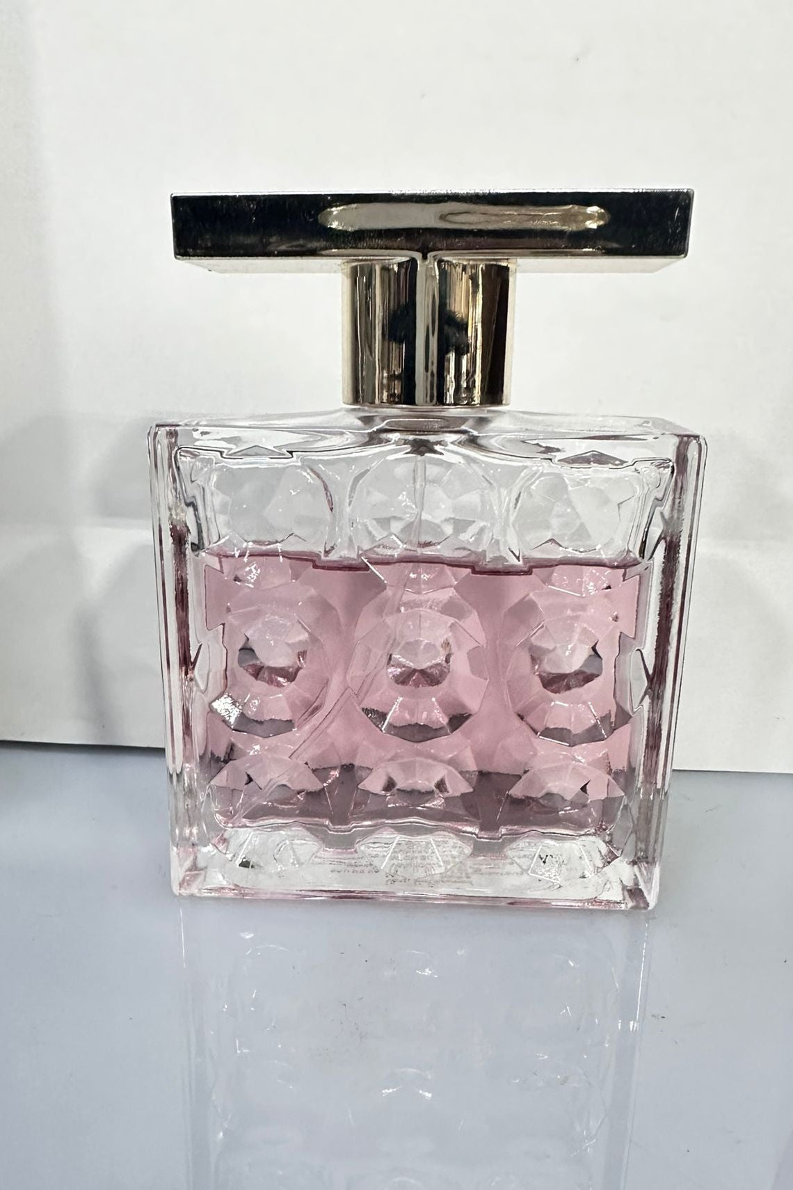 Very Hollywood by Michael Kors Eau de Parfum bottle close-up detail